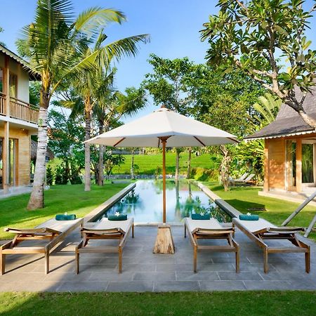 Alea Estate Villa เกอโรโบกัน ภายนอก รูปภาพ