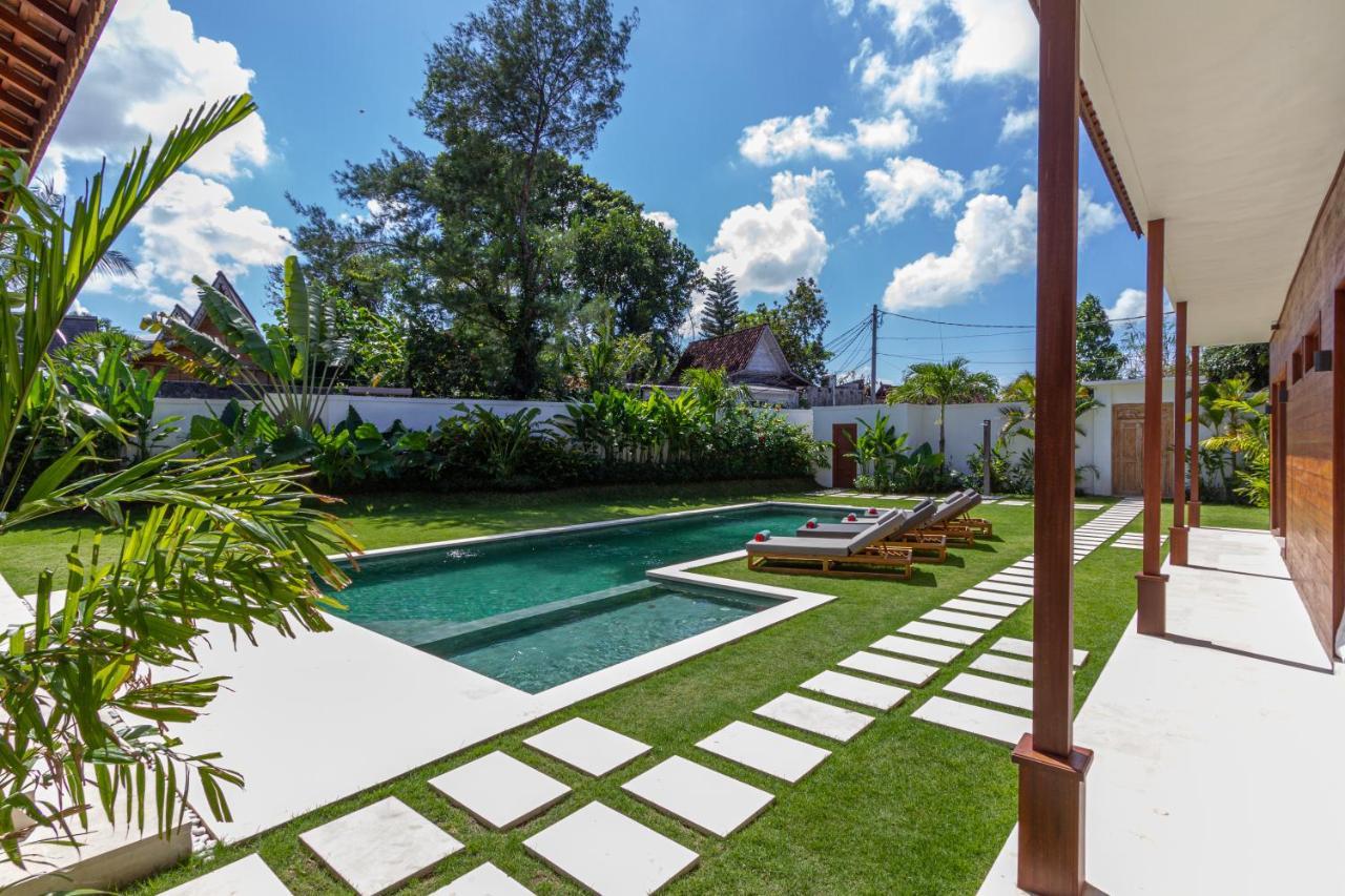 Alea Estate Villa เกอโรโบกัน ภายนอก รูปภาพ