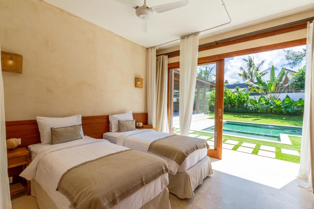 Alea Estate Villa เกอโรโบกัน ภายนอก รูปภาพ