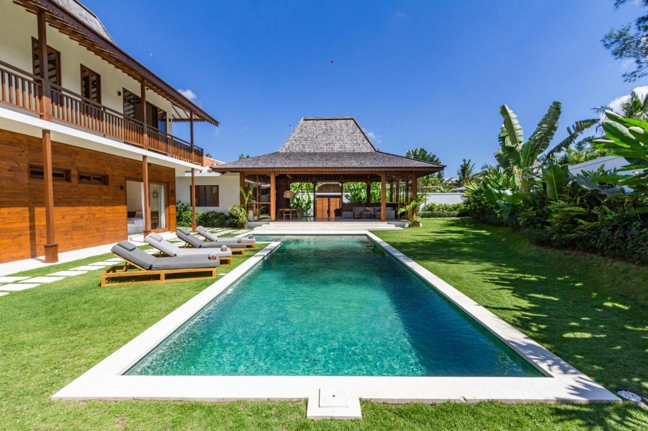 Alea Estate Villa เกอโรโบกัน ภายนอก รูปภาพ